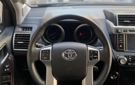 Toyota Land Cruiser Prado 150 рестайлинг 2, 2017 год, 4 800 000 рублей, 10 фотография