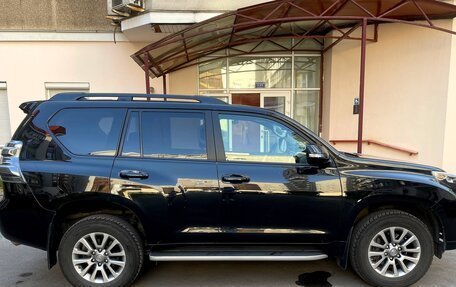 Toyota Land Cruiser Prado 150 рестайлинг 2, 2017 год, 4 800 000 рублей, 8 фотография