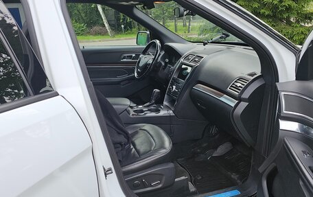Ford Explorer VI, 2017 год, 2 465 000 рублей, 8 фотография