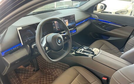 BMW 5 серия, 2024 год, 7 779 000 рублей, 12 фотография