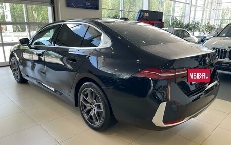 BMW 5 серия, 2024 год, 7 779 000 рублей, 9 фотография