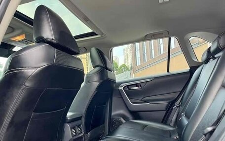 Toyota RAV4, 2021 год, 2 400 500 рублей, 9 фотография