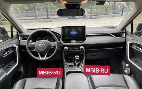 Toyota RAV4, 2021 год, 2 400 500 рублей, 8 фотография