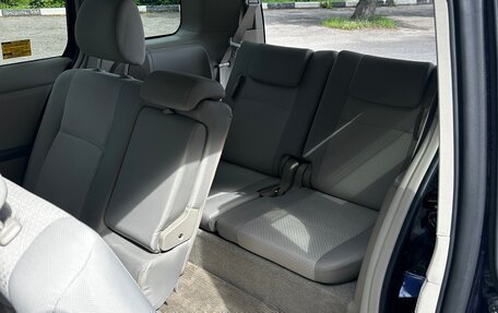Toyota ISis I, 2009 год, 1 550 000 рублей, 13 фотография