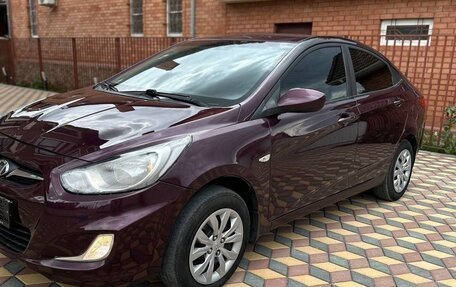 Hyundai Solaris II рестайлинг, 2012 год, 735 000 рублей, 10 фотография