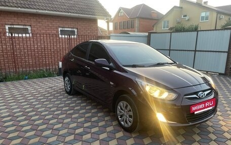 Hyundai Solaris II рестайлинг, 2012 год, 735 000 рублей, 5 фотография