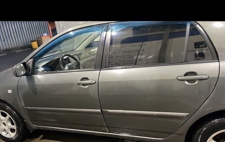 Toyota Corolla, 2004 год, 670 000 рублей, 6 фотография