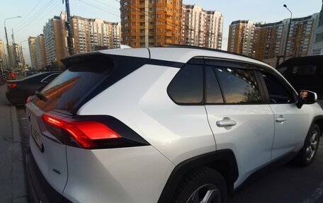 Toyota RAV4, 2021 год, 3 600 000 рублей, 5 фотография
