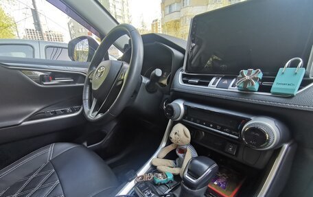 Toyota RAV4, 2021 год, 3 600 000 рублей, 8 фотография