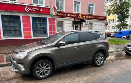 Toyota RAV4, 2018 год, 3 100 000 рублей, 2 фотография