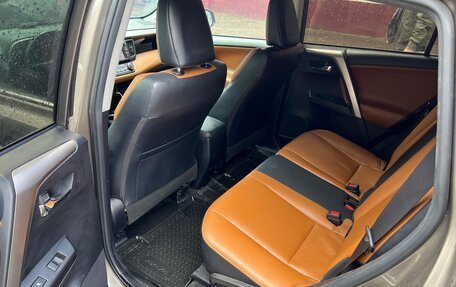 Toyota RAV4, 2018 год, 3 100 000 рублей, 17 фотография