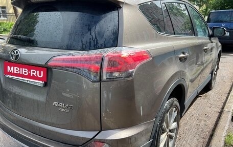 Toyota RAV4, 2018 год, 3 100 000 рублей, 10 фотография