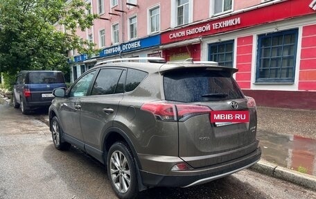 Toyota RAV4, 2018 год, 3 100 000 рублей, 6 фотография