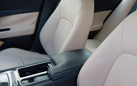Jaguar XE I рестайлинг, 2017 год, 2 180 000 рублей, 4 фотография