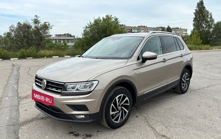 Volkswagen Tiguan II, 2018 год, 2 085 000 рублей, 2 фотография