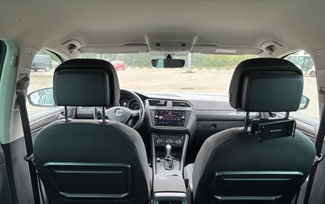 Volkswagen Tiguan II, 2018 год, 2 085 000 рублей, 14 фотография