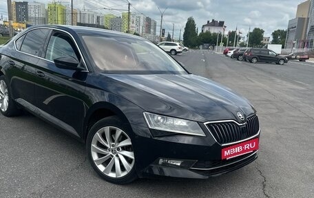 Skoda Superb III рестайлинг, 2017 год, 2 150 000 рублей, 3 фотография