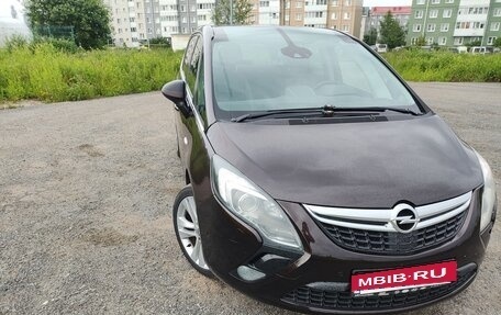 Opel Zafira C рестайлинг, 2012 год, 1 050 000 рублей, 2 фотография