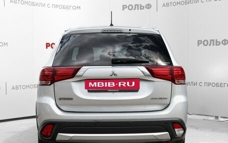 Mitsubishi Outlander III рестайлинг 3, 2016 год, 1 775 000 рублей, 6 фотография