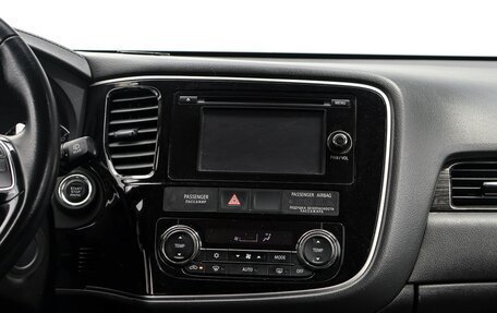 Mitsubishi Outlander III рестайлинг 3, 2016 год, 1 775 000 рублей, 11 фотография