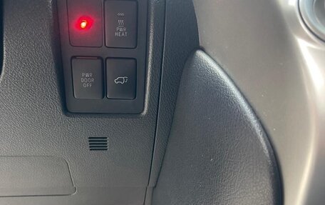 Toyota Land Cruiser 200, 2013 год, 4 500 000 рублей, 13 фотография