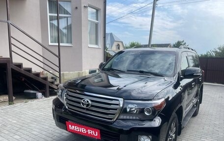 Toyota Land Cruiser 200, 2013 год, 4 500 000 рублей, 2 фотография