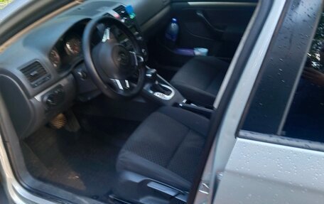 Volkswagen Jetta VI, 2010 год, 499 999 рублей, 3 фотография