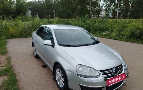 Volkswagen Jetta VI, 2010 год, 655 000 рублей, 3 фотография