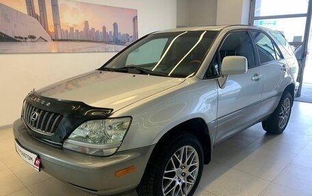 Lexus RX IV рестайлинг, 2001 год, 900 000 рублей, 1 фотография
