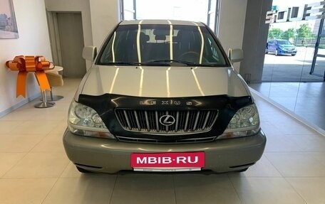 Lexus RX IV рестайлинг, 2001 год, 900 000 рублей, 2 фотография