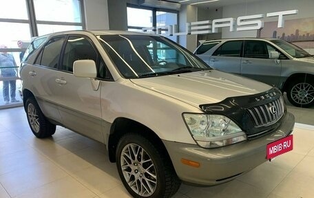 Lexus RX IV рестайлинг, 2001 год, 900 000 рублей, 3 фотография