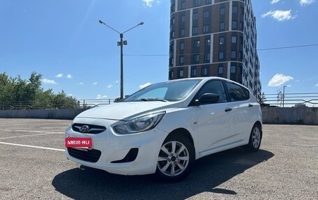 Hyundai Solaris II рестайлинг, 2013 год, 780 000 рублей, 2 фотография