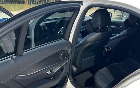 Mercedes-Benz E-Класс, 2019 год, 3 500 000 рублей, 10 фотография