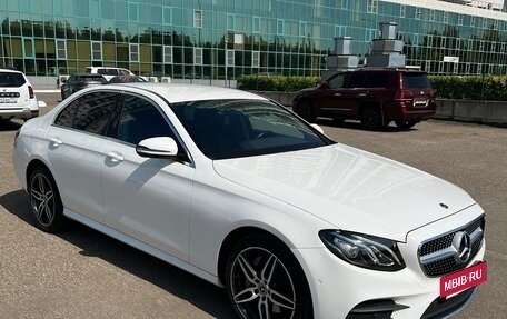Mercedes-Benz E-Класс, 2019 год, 3 500 000 рублей, 4 фотография