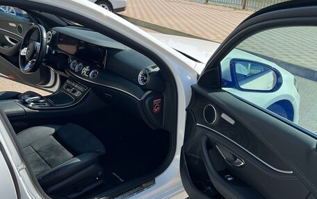 Mercedes-Benz E-Класс, 2019 год, 3 500 000 рублей, 13 фотография