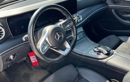 Mercedes-Benz E-Класс, 2019 год, 3 500 000 рублей, 8 фотография