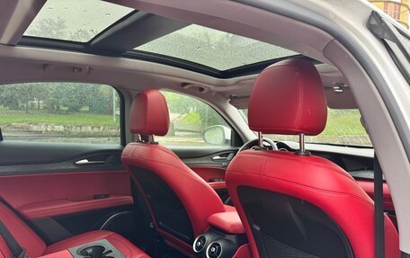Alfa Romeo Stelvio, 2019 год, 2 450 000 рублей, 11 фотография