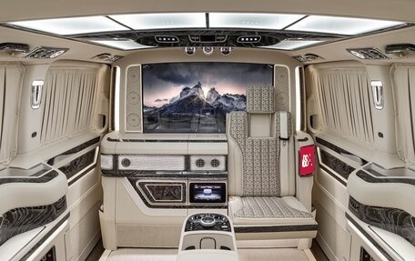 Mercedes-Benz V-Класс, 2025 год, 47 000 000 рублей, 2 фотография