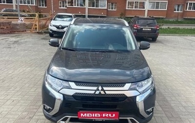 Mitsubishi Outlander III рестайлинг 3, 2019 год, 1 750 000 рублей, 1 фотография