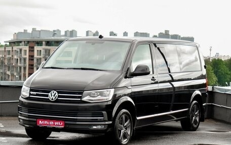 Volkswagen Caravelle T6 рестайлинг, 2017 год, 3 598 000 рублей, 1 фотография