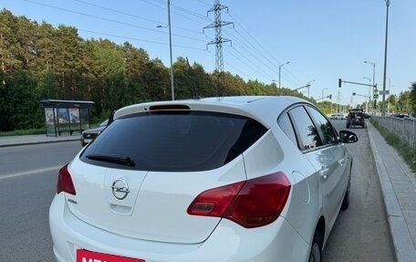 Opel Astra J, 2011 год, 629 000 рублей, 28 фотография