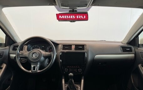 Volkswagen Jetta VI, 2011 год, 770 000 рублей, 11 фотография
