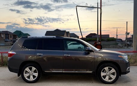 Toyota Highlander III, 2011 год, 1 900 000 рублей, 5 фотография