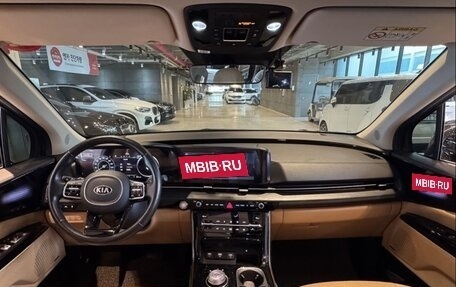 KIA Carnival, 2021 год, 2 820 000 рублей, 7 фотография