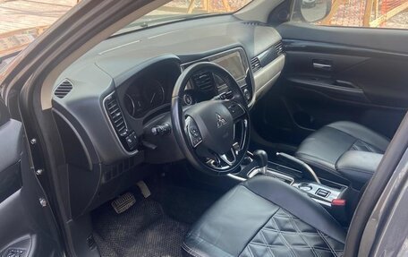 Mitsubishi Outlander III рестайлинг 3, 2019 год, 1 750 000 рублей, 7 фотография