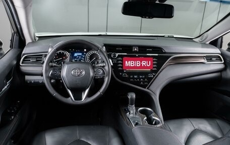 Toyota Camry, 2019 год, 2 449 000 рублей, 6 фотография