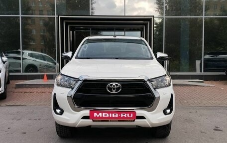 Toyota Hilux VIII, 2021 год, 3 699 000 рублей, 2 фотография