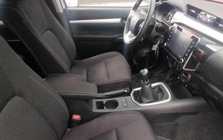 Toyota Hilux VIII, 2021 год, 3 699 000 рублей, 25 фотография