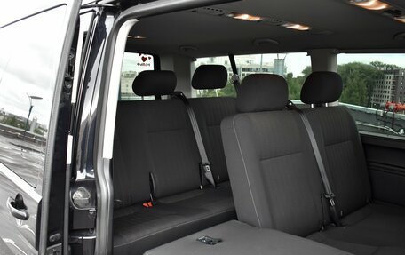 Volkswagen Caravelle T6 рестайлинг, 2017 год, 3 598 000 рублей, 11 фотография