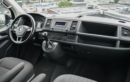 Volkswagen Caravelle T6 рестайлинг, 2017 год, 3 598 000 рублей, 8 фотография